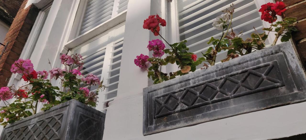 The Wincheap B&B Canterbury Bagian luar foto
